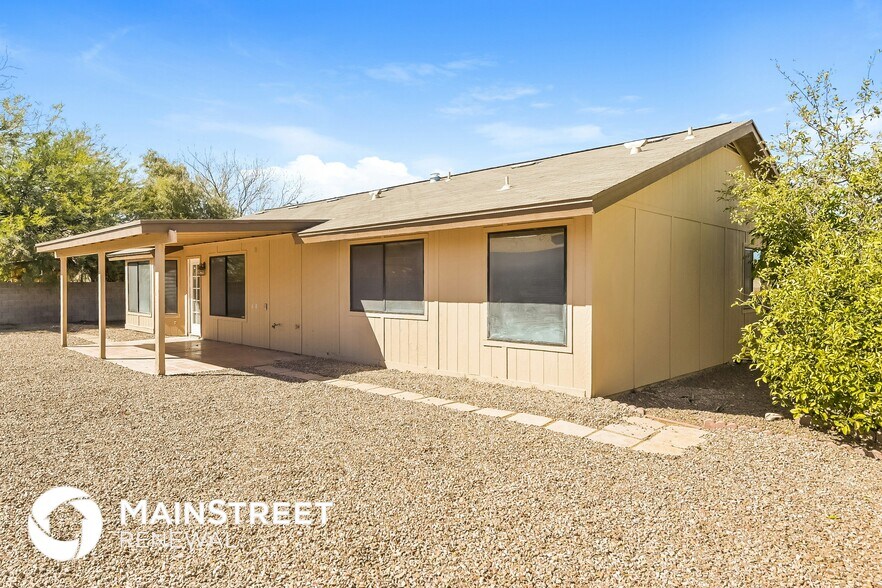 Building Photo - 1851 W Mountain Oak Ln