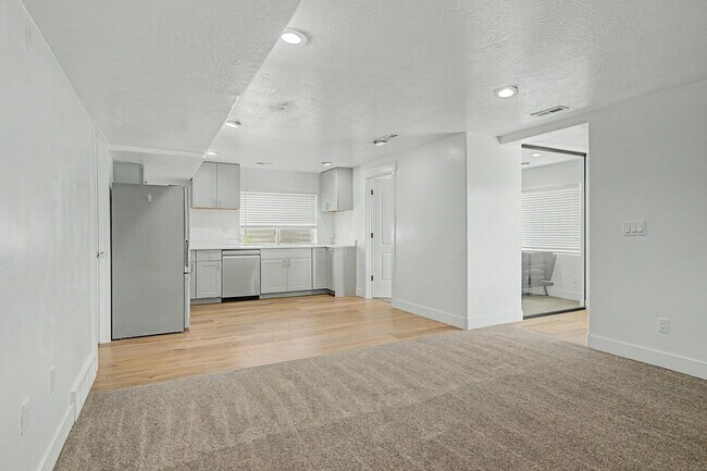 Building Photo - 1531 Stone Gate Dr