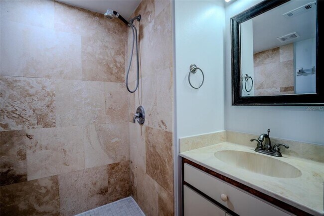 Building Photo - 5797 Summerside Ln