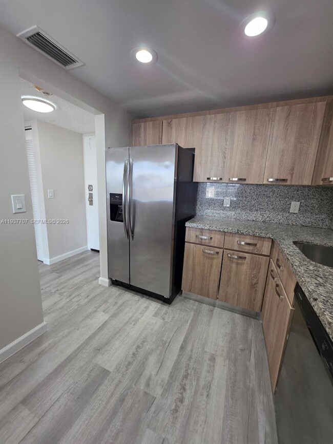 Building Photo - 13499 Biscayne Blvd