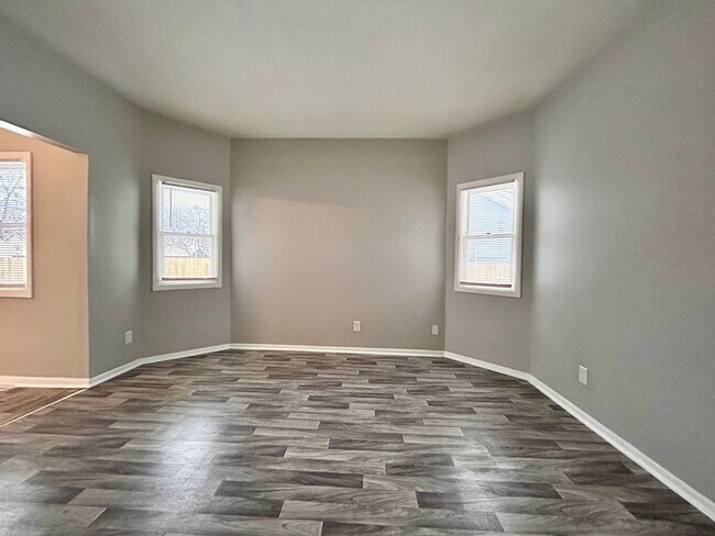 Building Photo - 1461 Leahy St