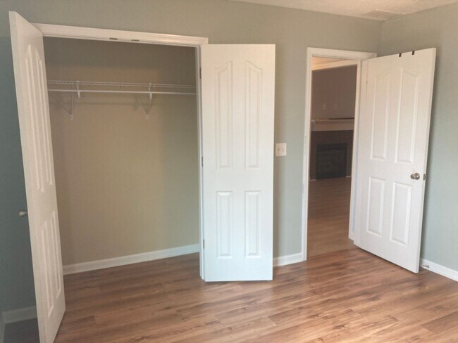 Building Photo - 205 Royal Birkdale Court