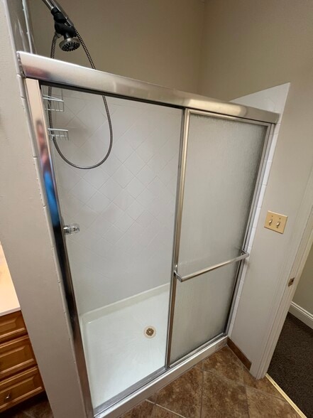 Building Photo - 3129 Eastern Ave