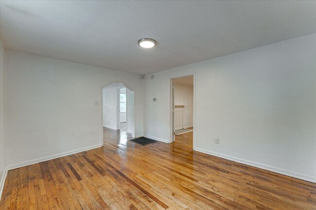 Building Photo - Charming Craftsman Bungalow — 727?N?Holly?...