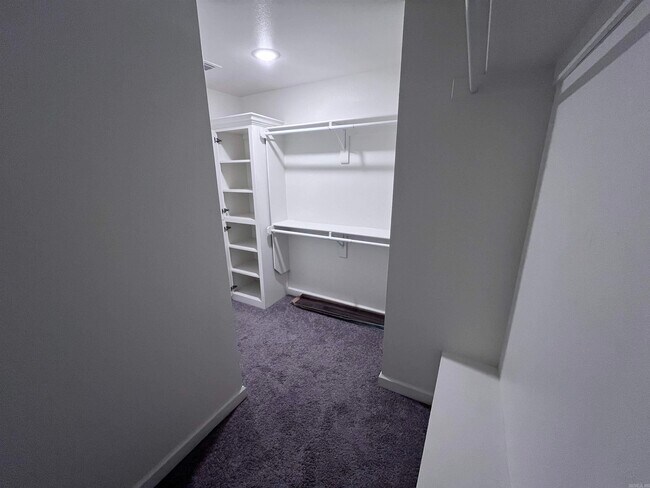 Building Photo - 27 Kasidyann Ct