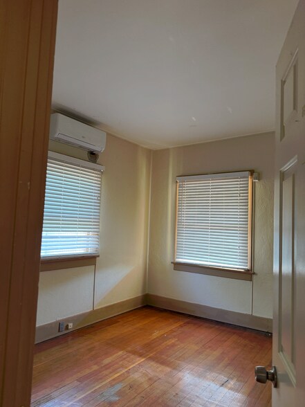 Front bedroom East and north facing windows - 525 N 1st Ave