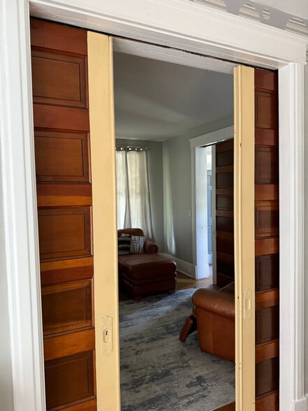 Building Photo - 103 Maple Ave