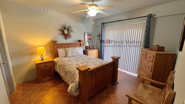 Building Photo - 2 Bedrooms, 2 Baths and a Single Car Garage