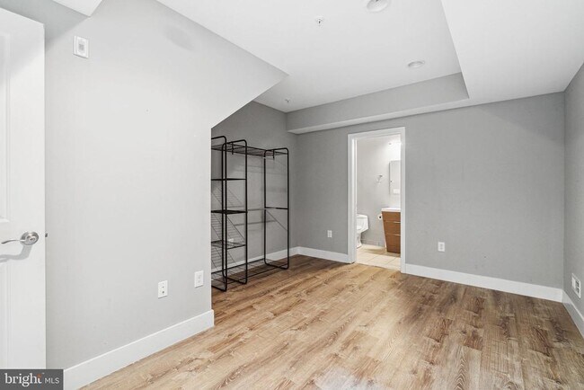 Building Photo - 912 N 16th St