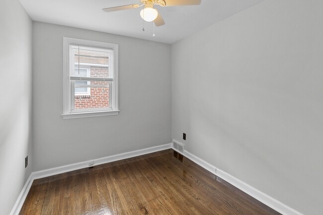 Building Photo - 145 Isabel Ave