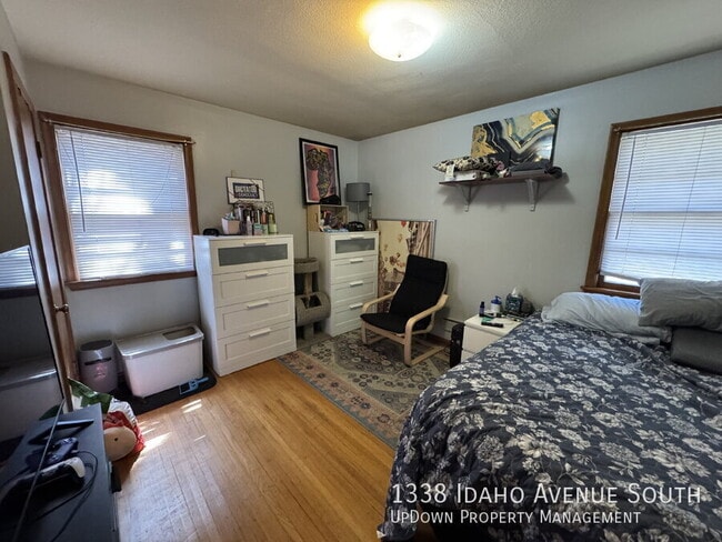 Building Photo - 1338 Idaho Ave S