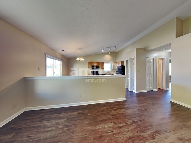 Building Photo - 7864 Fox Glen Dr