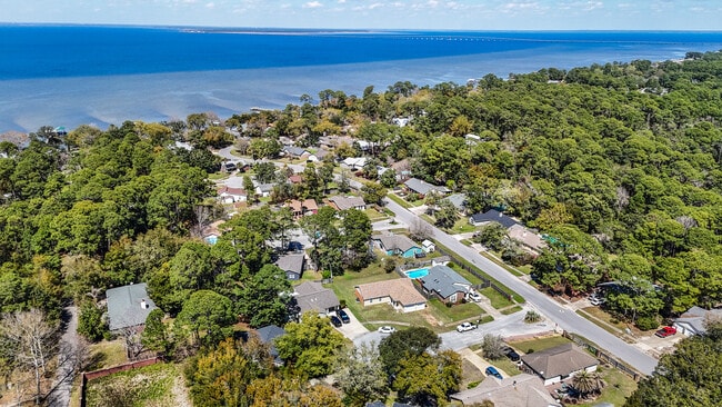Building Photo - 1351 Sanibel Ln