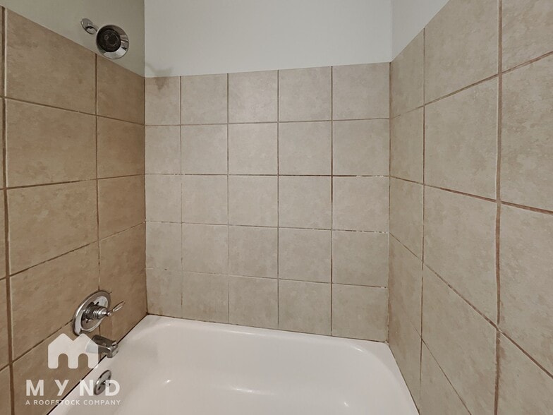 Building Photo - 1824 Whitehead Dr