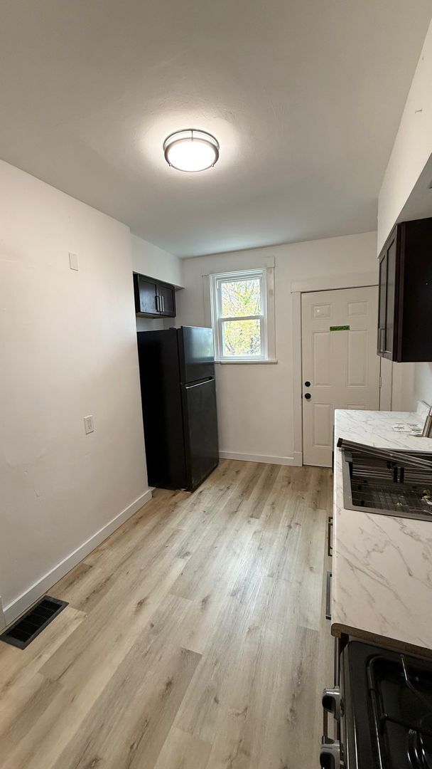 Building Photo - Newly Renovated 3 Bedroom in Arlington- New Kitchen and Bath with HUGE Backyard!!