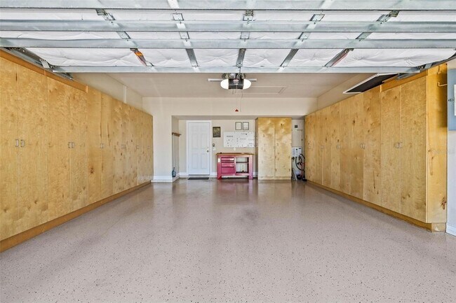 Building Photo - 4949 Sandy Brook Cir
