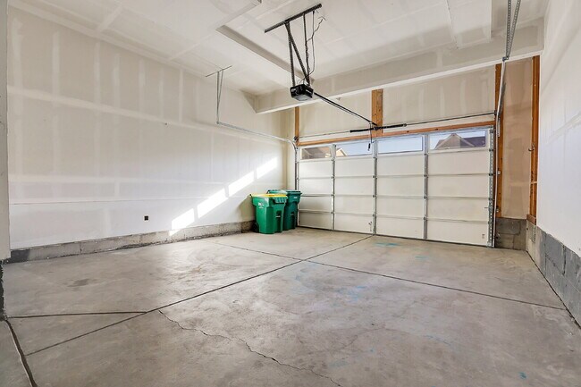 Building Photo - $3,050.00, 4-bed, 3.5-bath, located in Aurora with beautiful finishes.