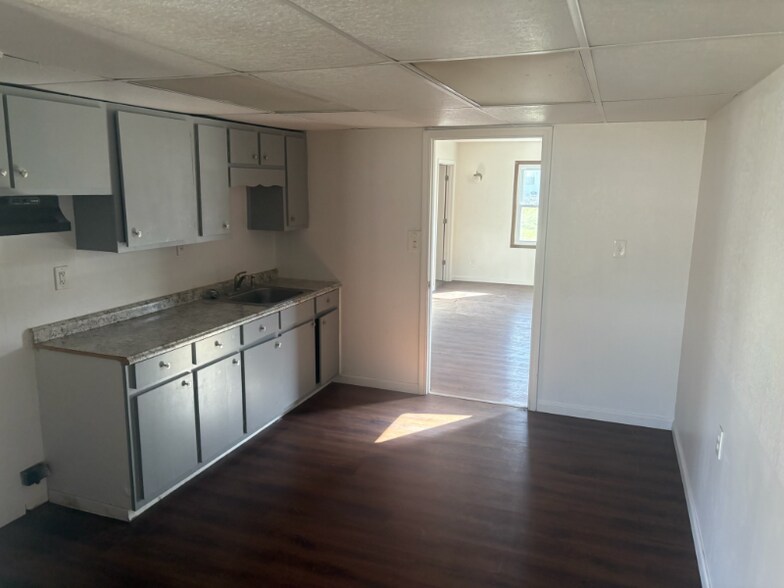 Building Photo - 302 St John Dr