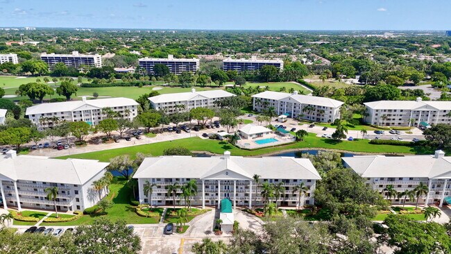 Building Photo - 6205 Balboa Cir