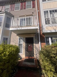 Building Photo - 11 Juniper St