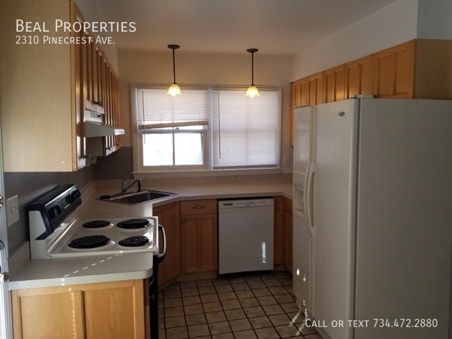 Building Photo - 2310 Pinecrest Ave