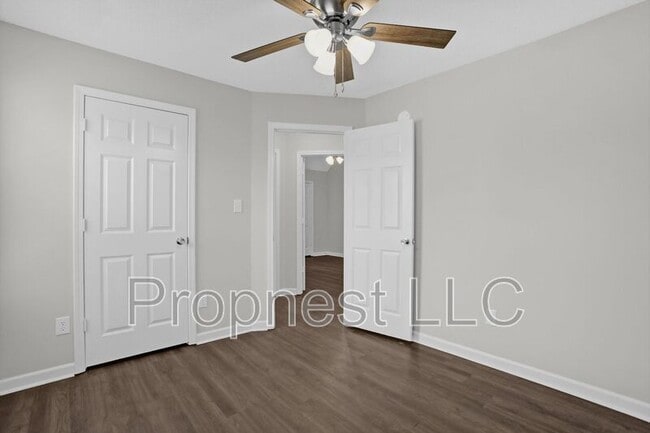 Building Photo - 1676 Joy Cir