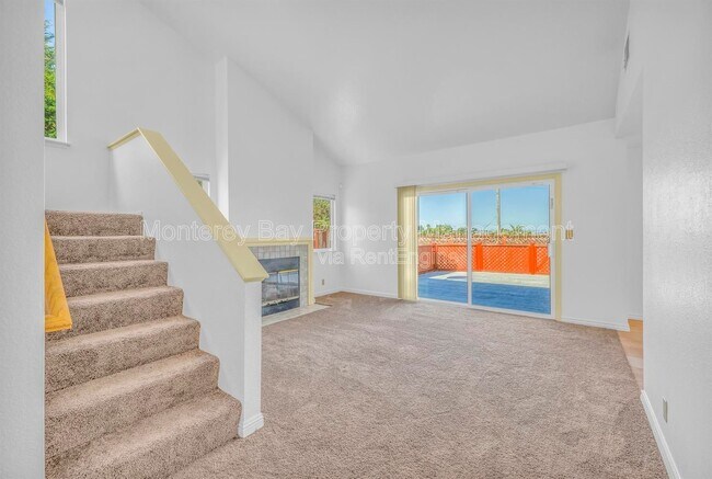 Building Photo - 143 Seal Ct
