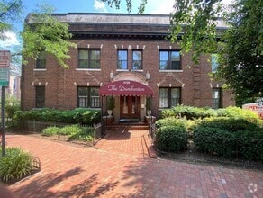 Building Photo - Update 1BR1BA in Georgetown with in unit w...