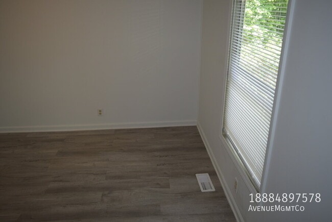 Building Photo - 715 23rd St NW