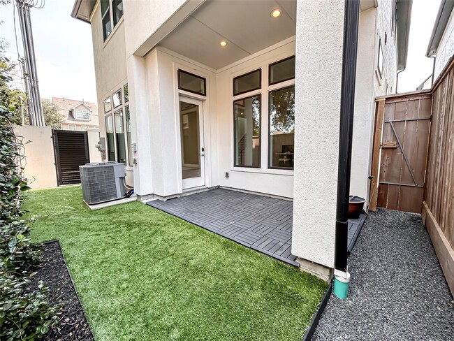 Building Photo - 1735a Moritz Dr