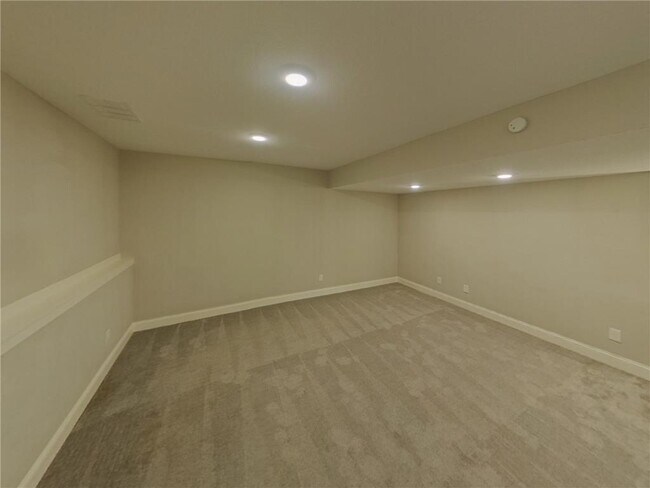Building Photo - 4770 138th St W