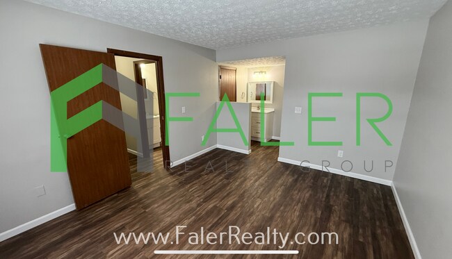 Building Photo - 5265-5303 Belle Isle Dr