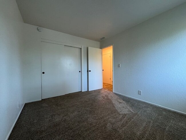 Building Photo - 1 Bedroom, 1 Bath condominium