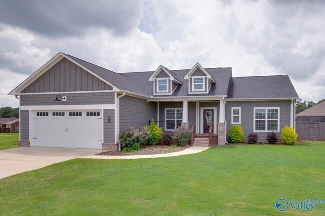 Primary Photo - 1837 Saddle Trace Ln SE