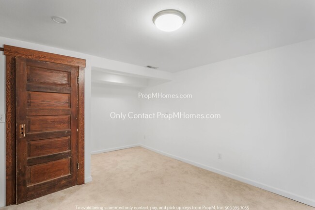 Building Photo - Spacious Large Sanctuary in SE Portland’s ...