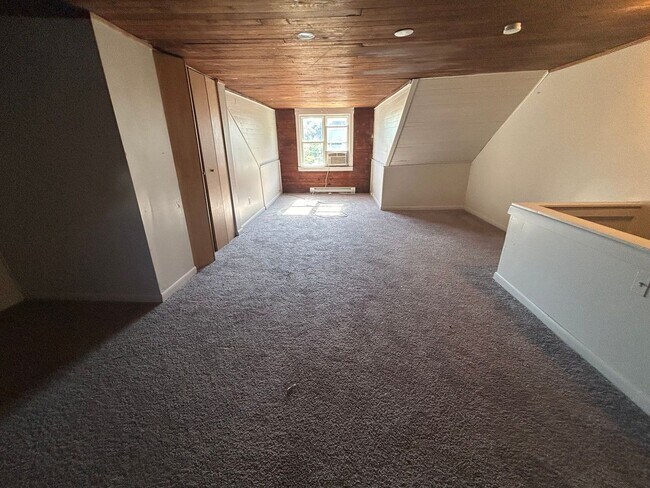 Building Photo - 135 S 10th St