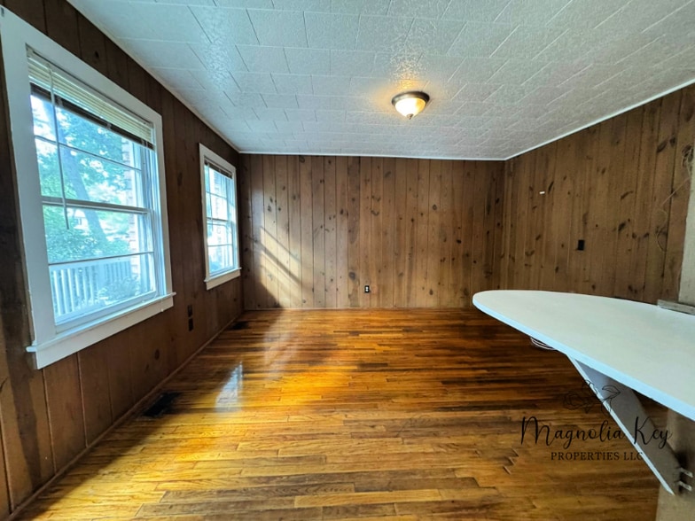 Building Photo - 7203 Porcher Dr