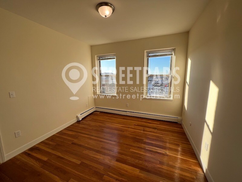 Building Photo - 60 Brighton Ave