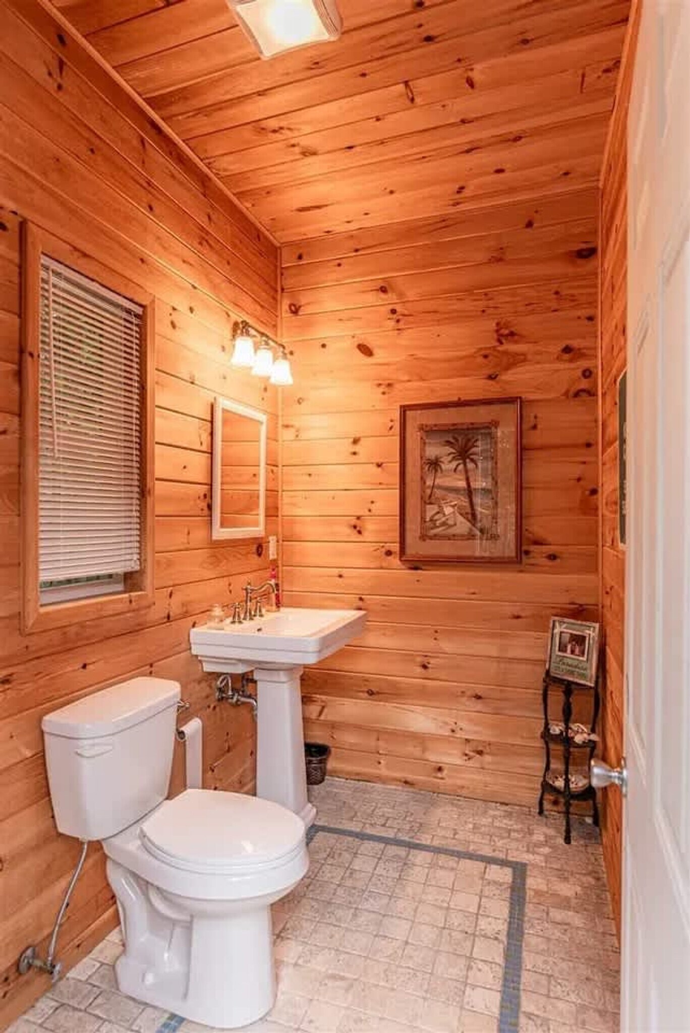 Building Photo - 45 Whitetail Rd