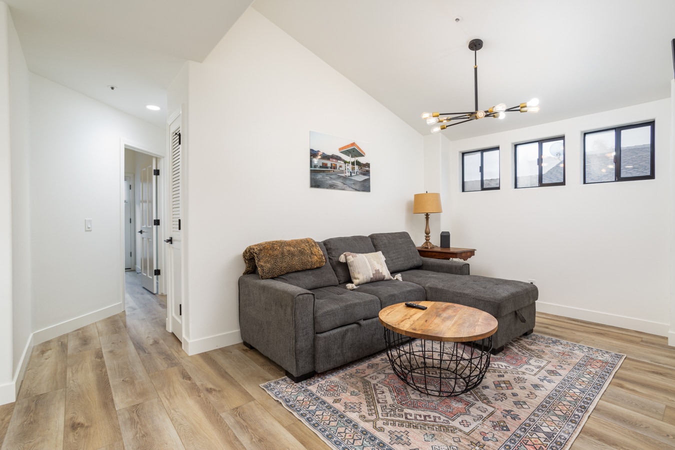 flexible loft area - 162 Avenida Florencia