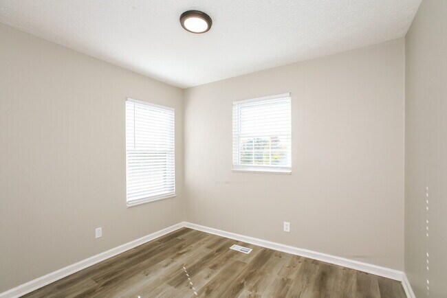 Building Photo - 6642 Pasco Ln