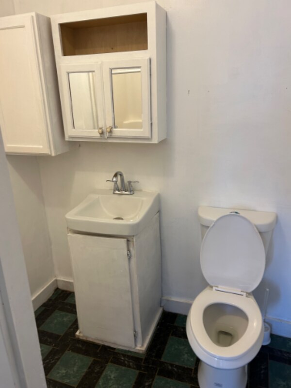 Building Photo - 79 Main St