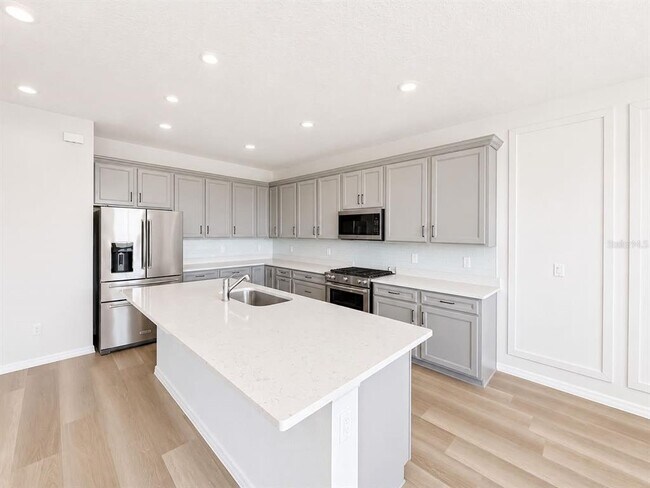Building Photo - 5806 Fabry St