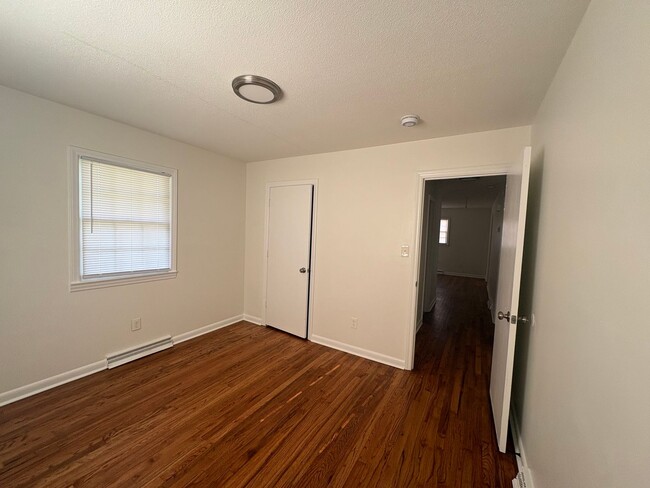 Building Photo - 702 W Fairfield Rd