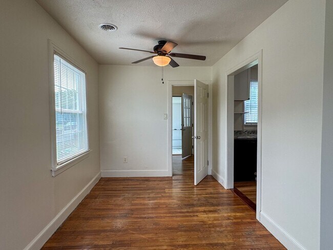 Building Photo - 1809 Geffert Dr