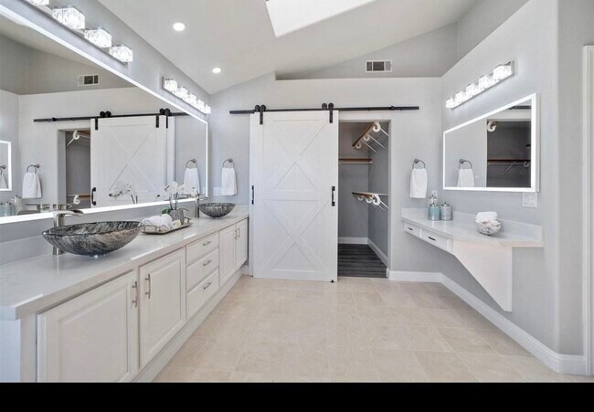 Building Photo - 1274 Sunrise Ridge Dr