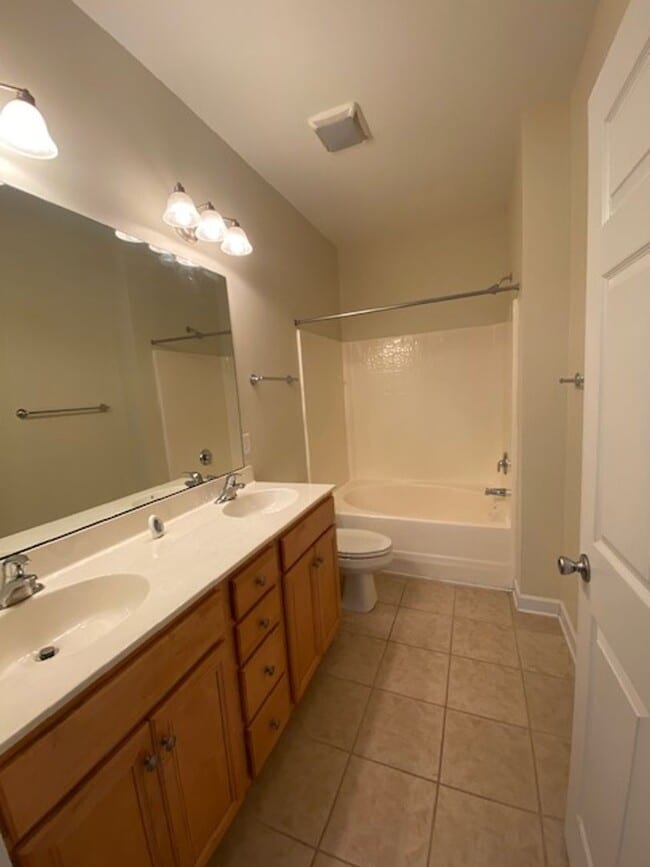 Building Photo - Carleton Town Homes