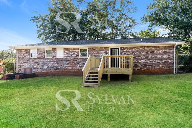 Building Photo - Do not miss out on the incredible opportun...