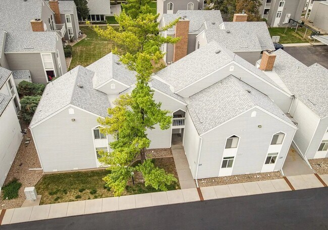 Building Photo - 3307 S Monaco St Pkwy