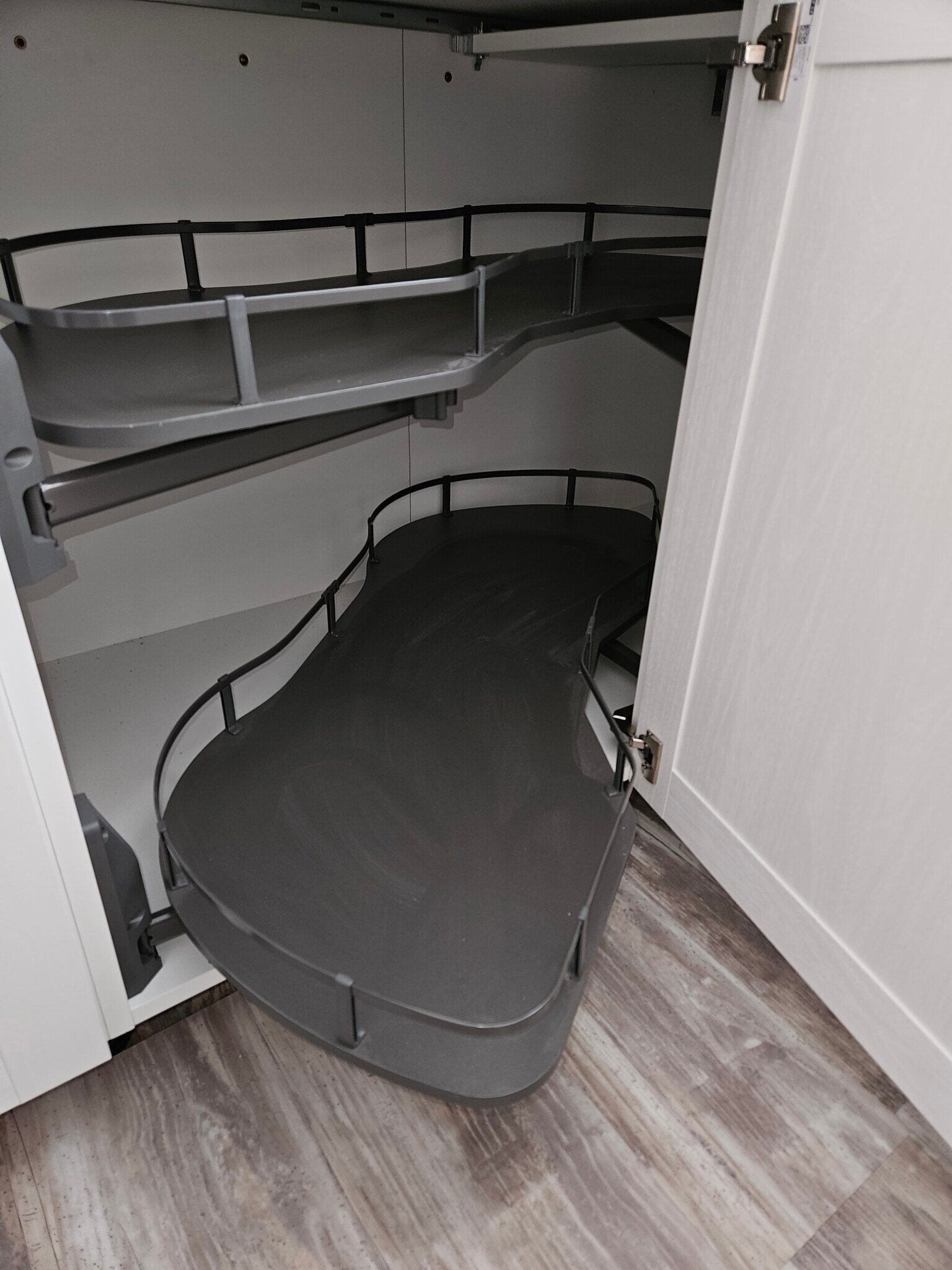 Building Photo - 6313 W Montrose Ave